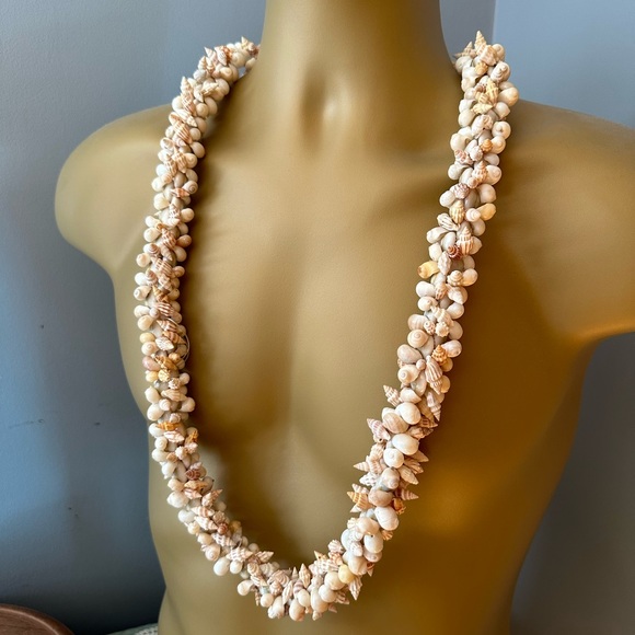 Authentic Poepoe Woven Shell Lei - Picture 1 of 15